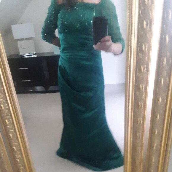 CUSTOM MADE SEQUIN/SATIN  EMERALD GREEN GOWN SIZE SMALL - Picture 5 of 5